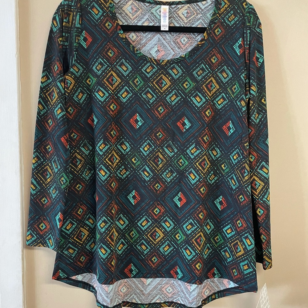 NWT XS LuLaRoe Lynnae top